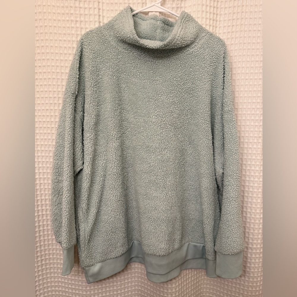 Mint colors sherpa crew neck